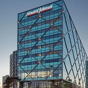 5* Hotel Howard Johnson By Wyndham Airport